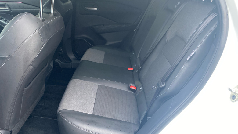 Nissan Qashqai 1.3 DiG-T MH 158 N-Connecta 5dr Petrol Hatchback